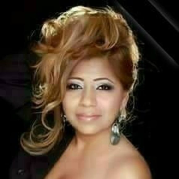 Meet your Posher, Luciana - Picture 1 of 1